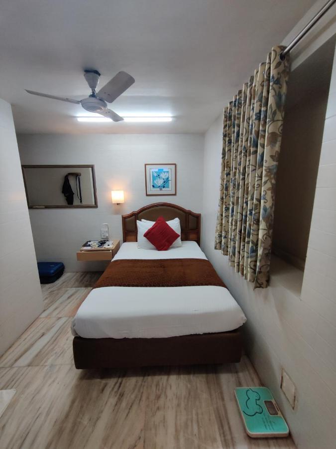 Capital Hotel Βομβάη Εξωτερικό φωτογραφία