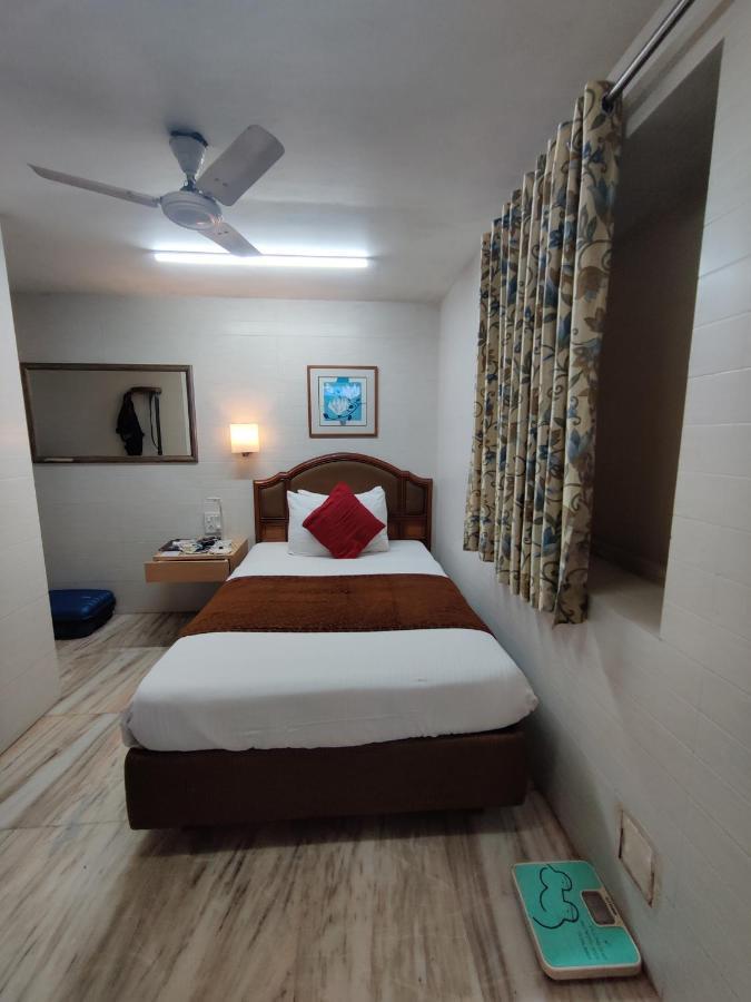 Capital Hotel Βομβάη Εξωτερικό φωτογραφία